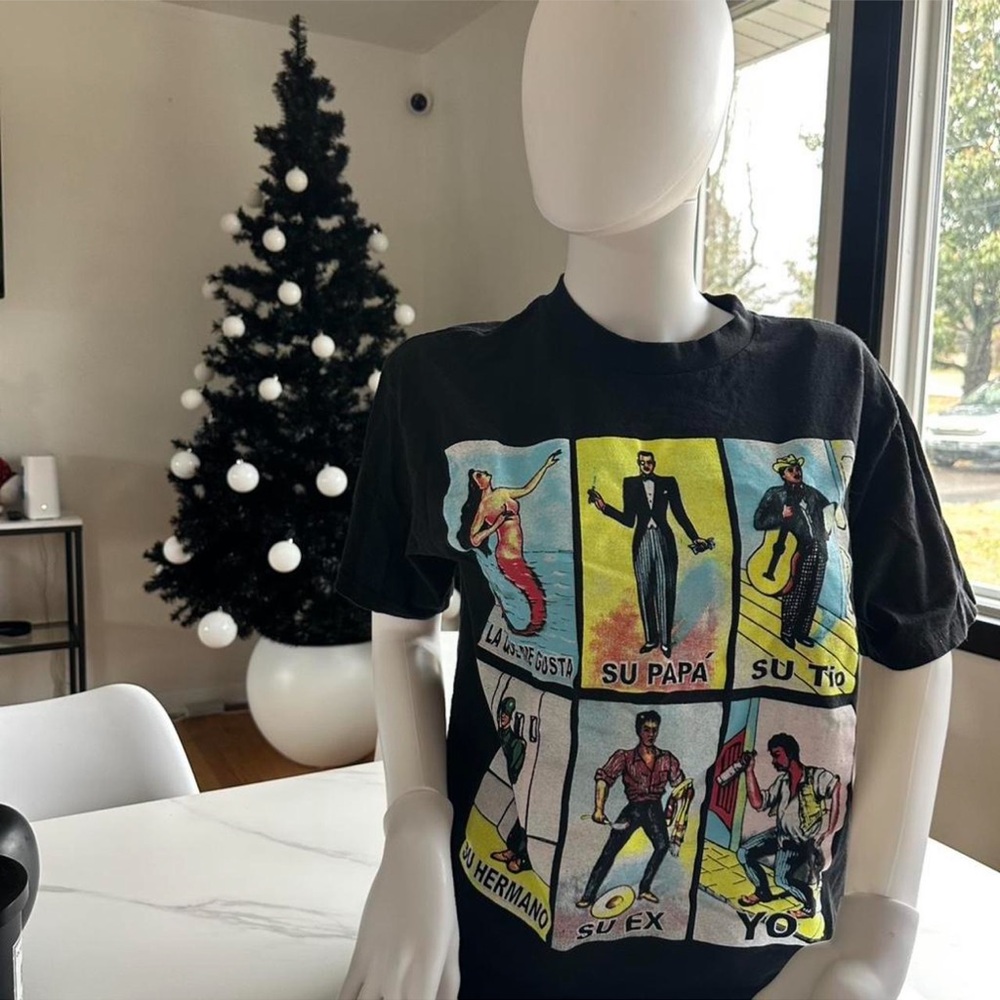 La loteria Black Graphic T-Shirt with Colorful Comic Print